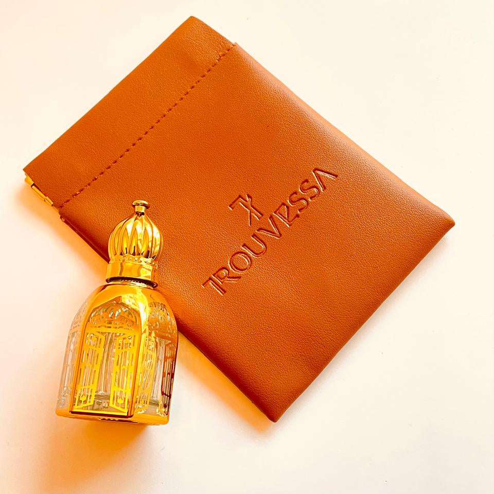 Trouvessa Self-Closing Leather Pouch - Brown