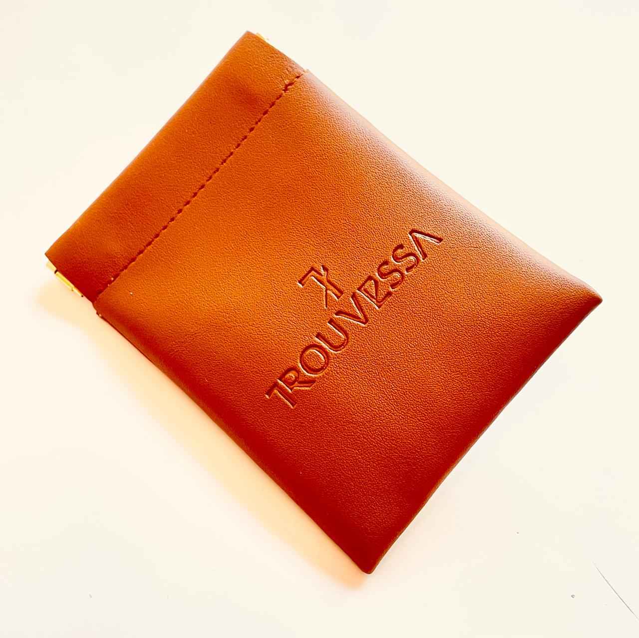 Trouvessa Self-Closing Leather Pouch - Brown