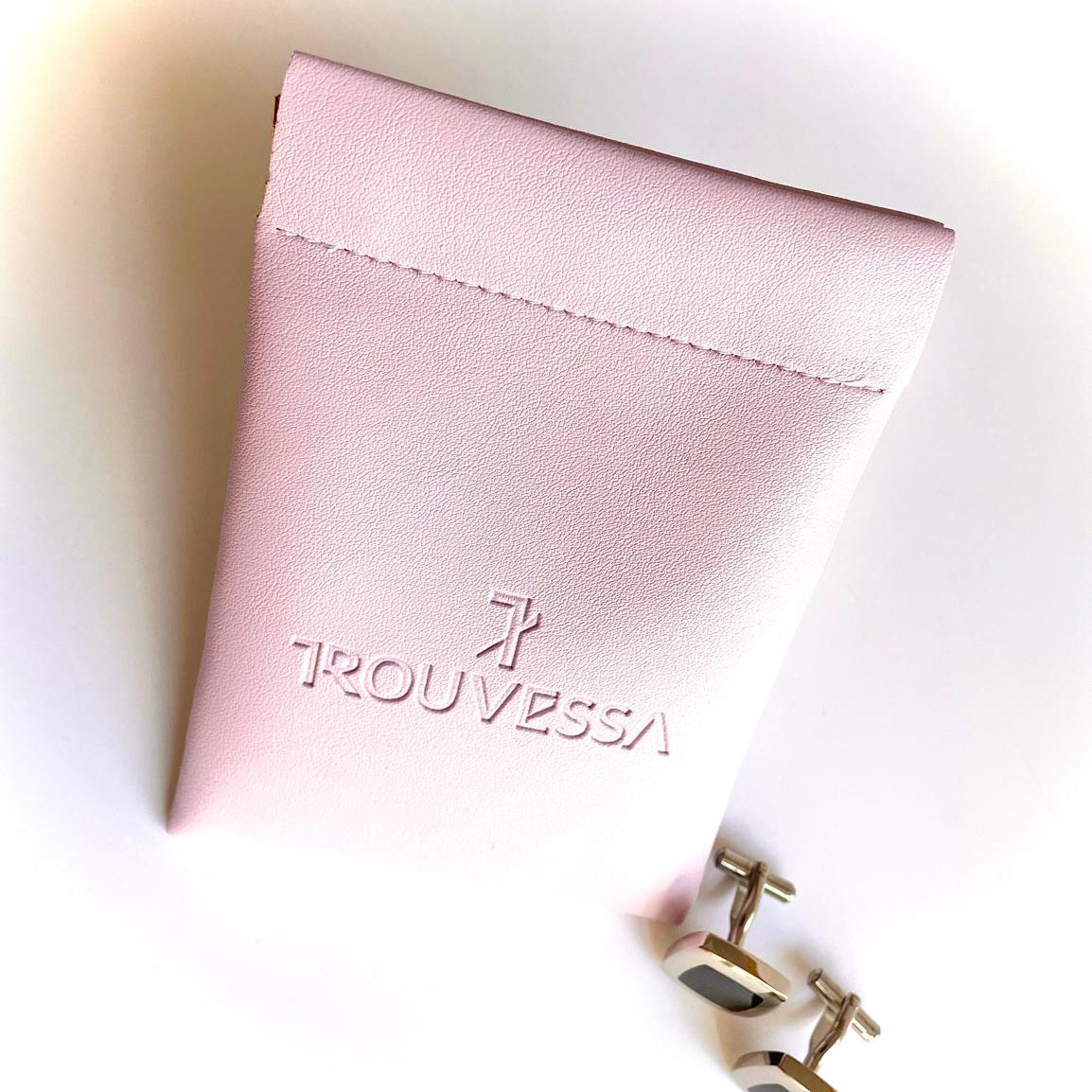 Trouvessa Self-Closing Leather Pouch - Lavender